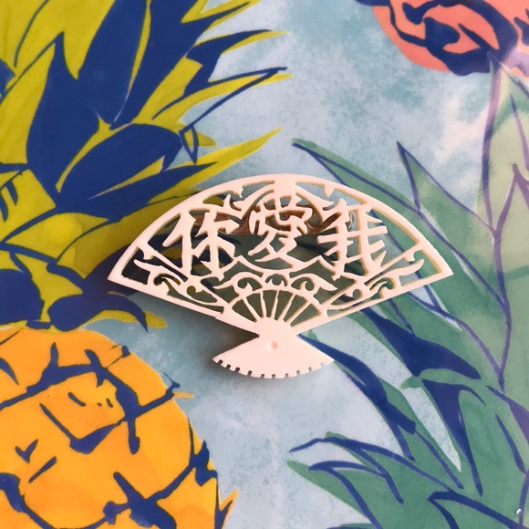 Jewelry | Vintage Fan Pin | Poshmark